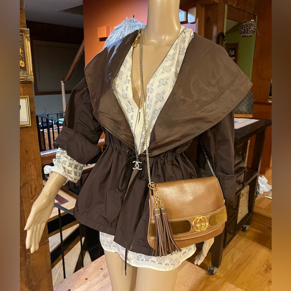 ❗️SOLD❗️Gucci Clutch😍Beautiful very unique Piece vintg great cond 11”x6.5😍😍 - Picture 8 of 16